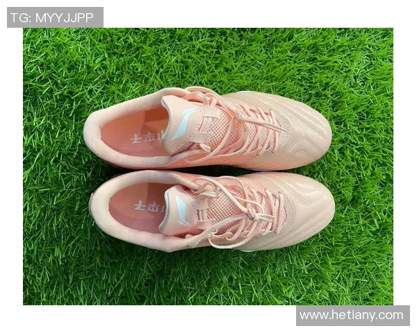 猎鹰足球鞋:球星脚下的极速利器引领赛场风暴 猎鹰足球鞋:球星脚下的极速利器引领赛场风暴