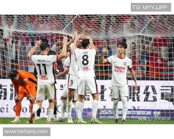 足球球星因后腿拉伤伤情严重 可能影响接下来的比赛和赛季表现